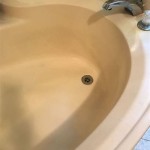 How To Whiten A Yellowed Fiberglass Bathtub
